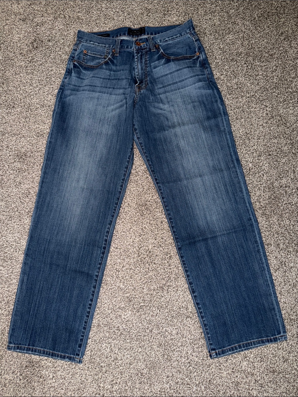 Lucky Brand Men's Relaxed Straight Jeans in Medium Blue Wash